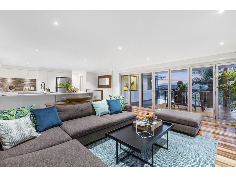 16 Castlecrag Avenue, Banora Point NSW 2486