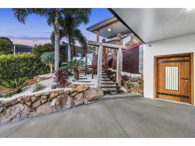 16 Castlecrag Avenue, Banora Point NSW 2486