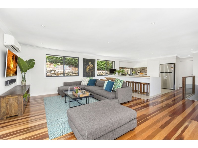 16 Castlecrag Avenue, Banora Point NSW 2486