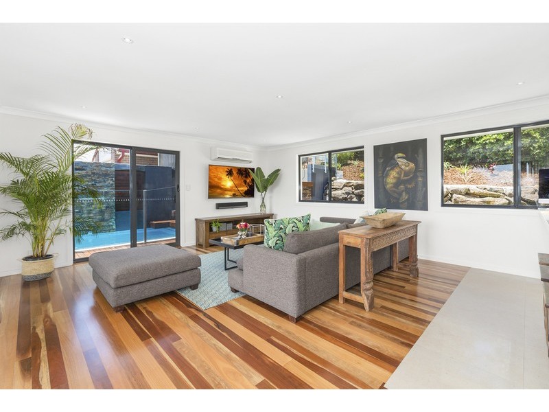 16 Castlecrag Avenue, Banora Point NSW 2486