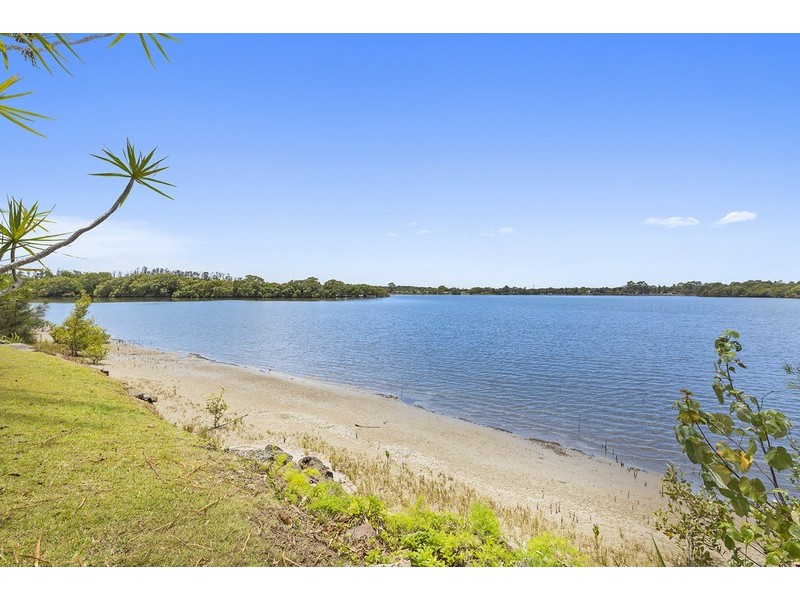 1/8 Seafarer Place, Banora Point NSW 2486