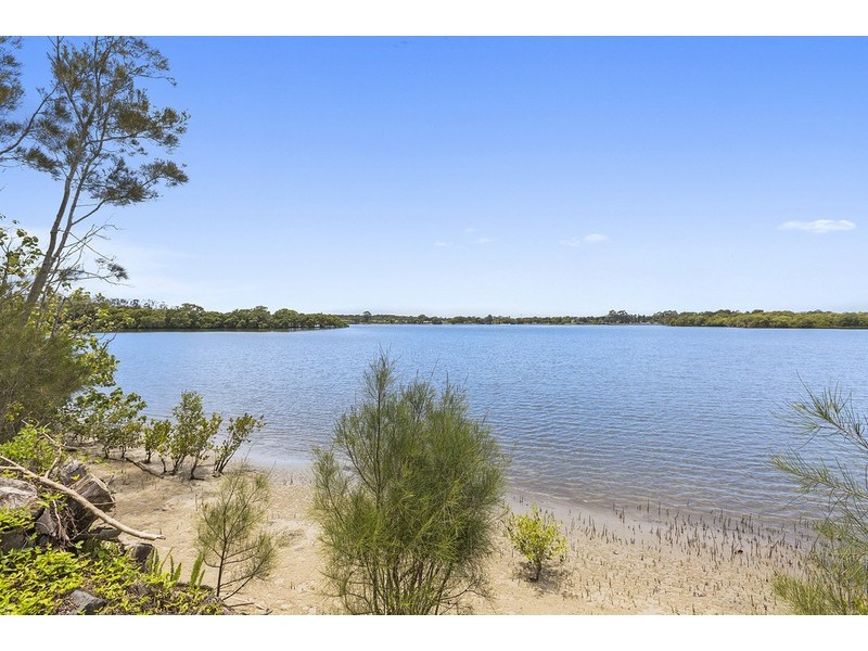 1/8 Seafarer Place, Banora Point NSW 2486