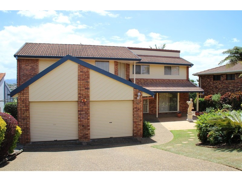 17 Castlecrag Avenue, Banora Point NSW 2486