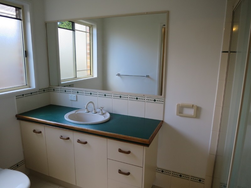 8 Shamrock Avenue, Banora Point NSW 2486