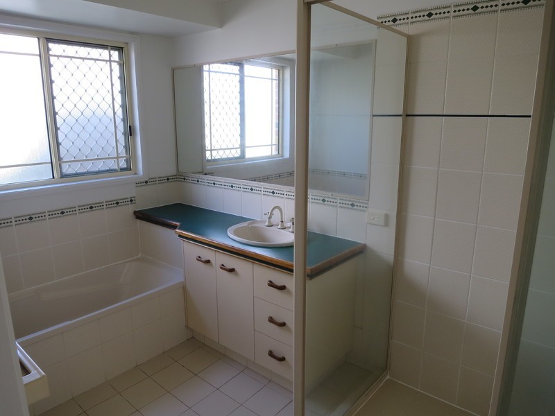 8 Shamrock Avenue, Banora Point NSW 2486