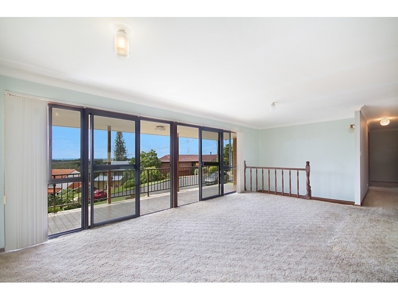 11 Uniacke Drive, Banora Point NSW 2486