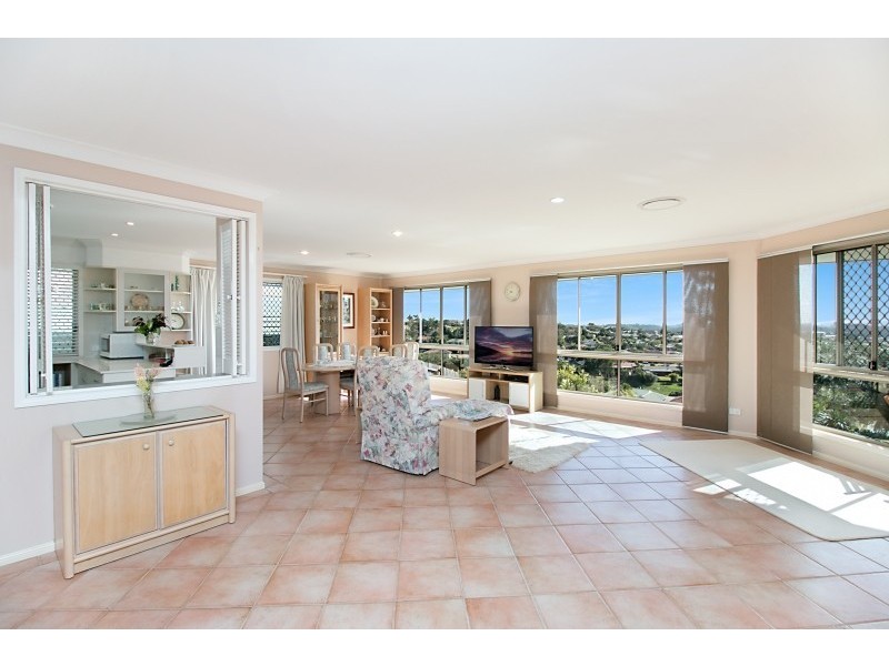 17 Stonehaven Way, Banora Point NSW 2486