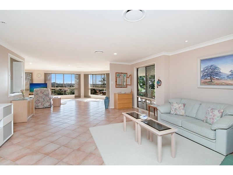 17 Stonehaven Way, Banora Point NSW 2486