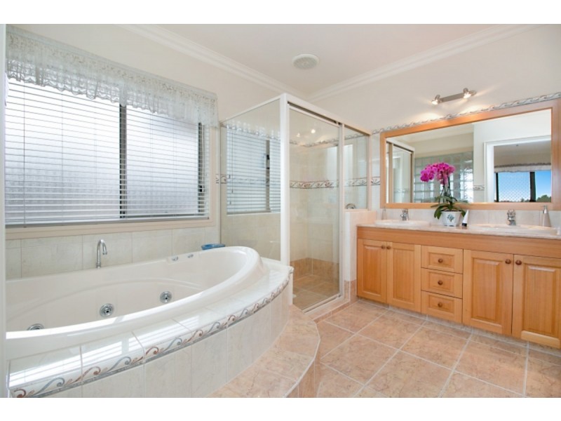 45 Lochlomond Drive, Banora Point NSW 2486