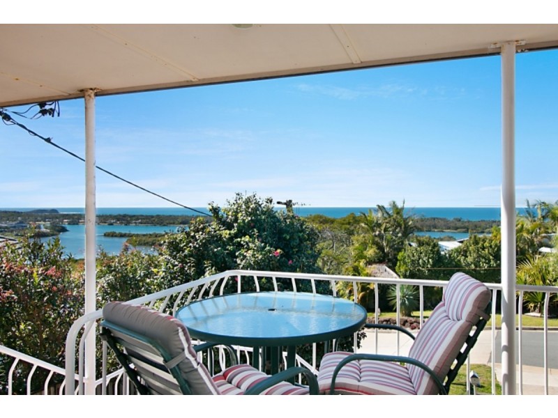 2/23 Seaview Road, Banora Point NSW 2486
