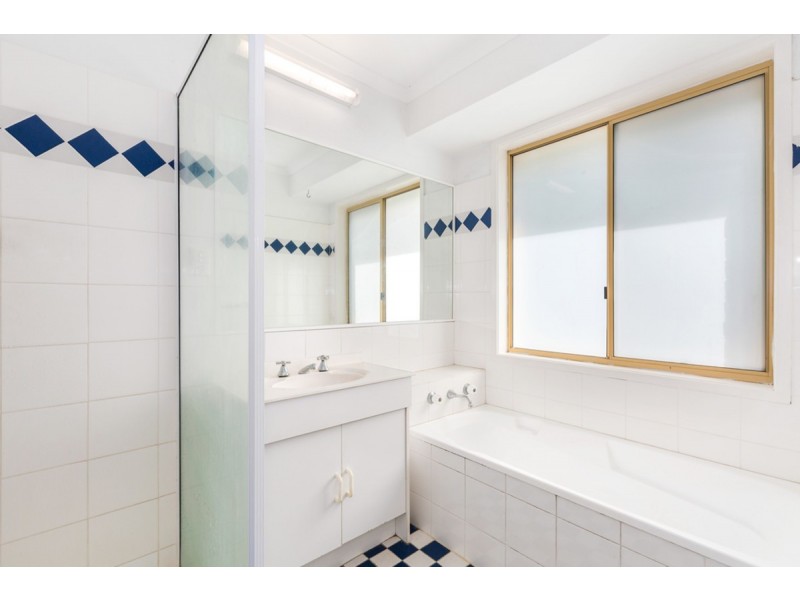 13 Lochlomond Drive, Banora Point NSW 2486