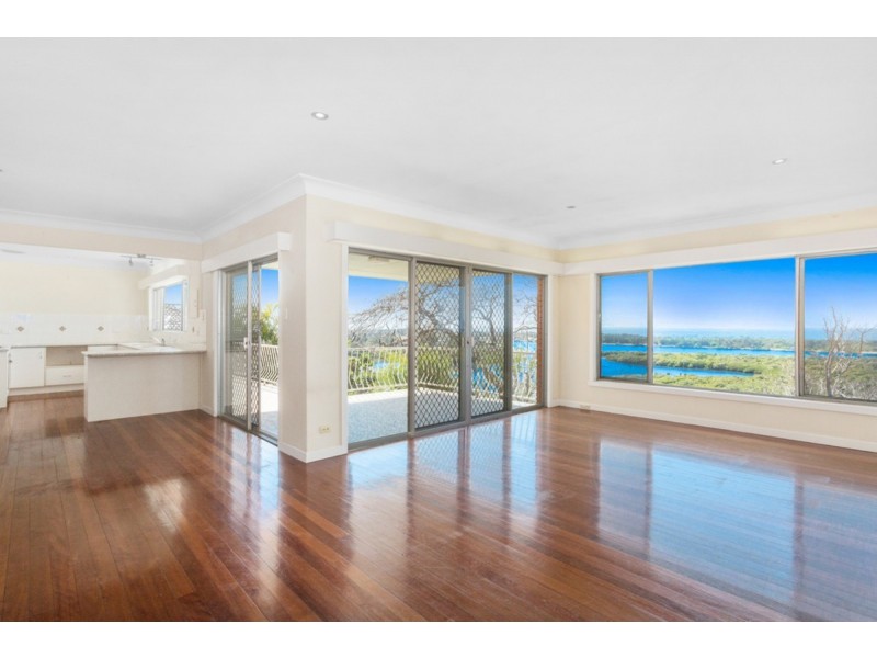 6 Walter Crescent, Banora Point NSW 2486