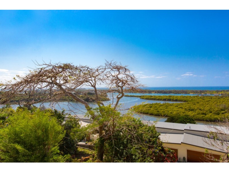6 Walter Crescent, Banora Point NSW 2486