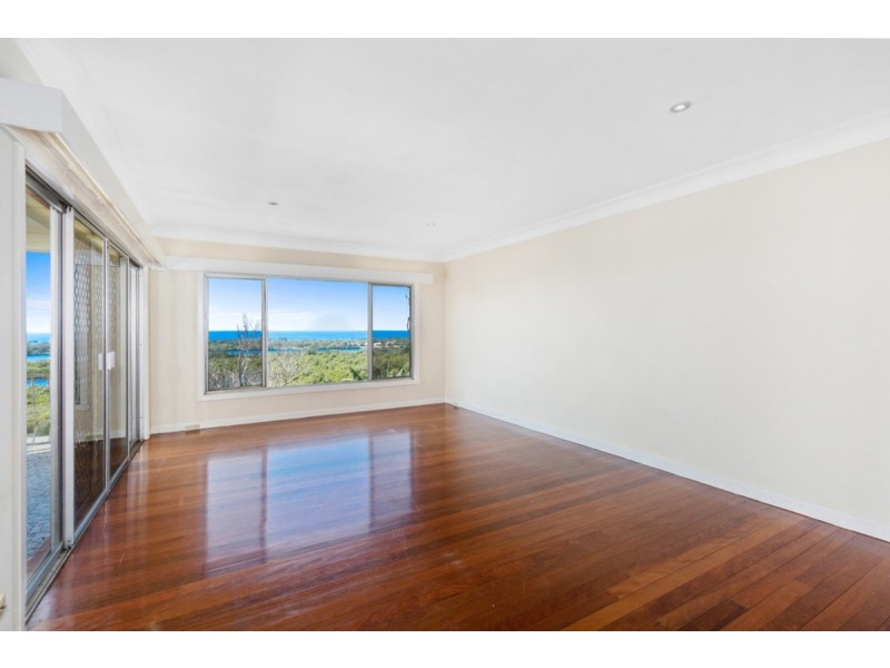 6 Walter Crescent, Banora Point NSW 2486