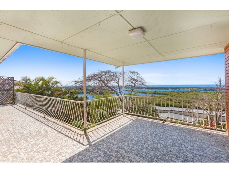 6 Walter Crescent, Banora Point NSW 2486