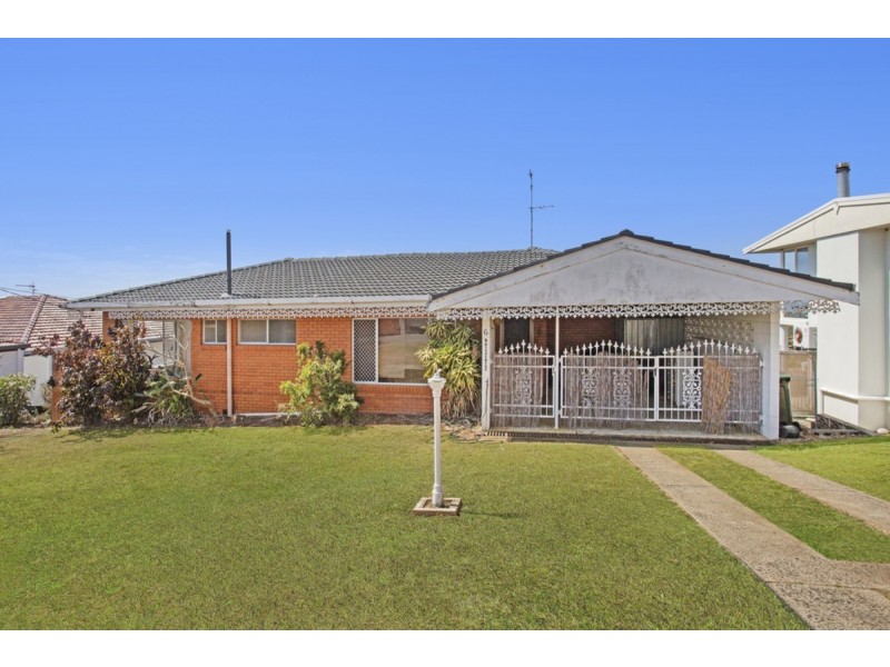 6 Walter Crescent, Banora Point NSW 2486