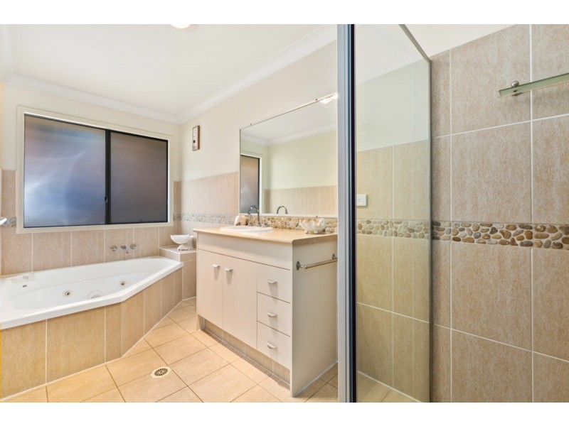 9 Tyrone Terrace, Banora Point NSW 2486