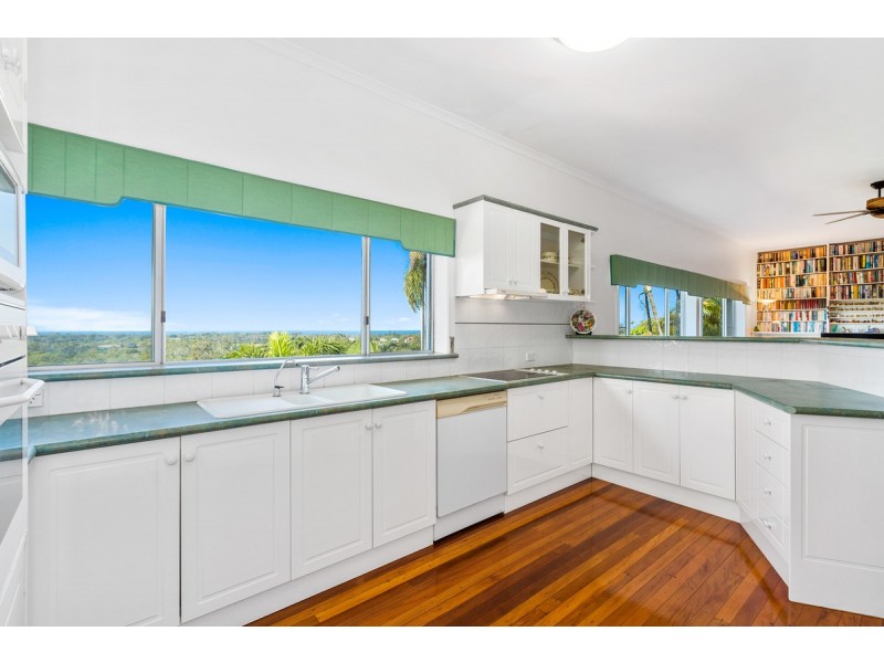 4 Dolphin Place, Banora Point NSW 2486