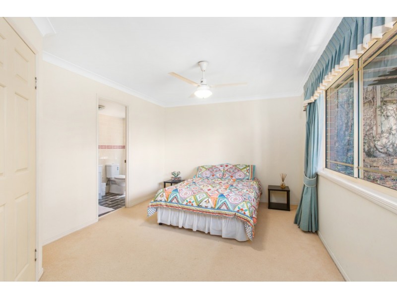 2 Satinash Terrace, Banora Point NSW 2486