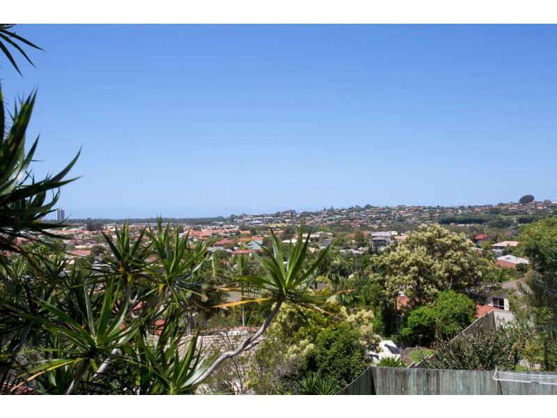 2 Satinash Terrace, Banora Point NSW 2486