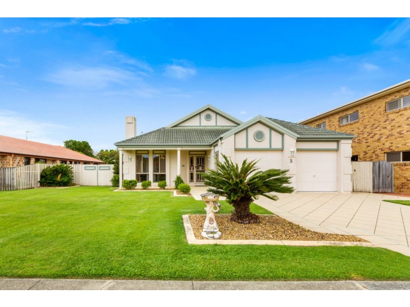 5 Avondale Drive, Banora Point NSW 2486