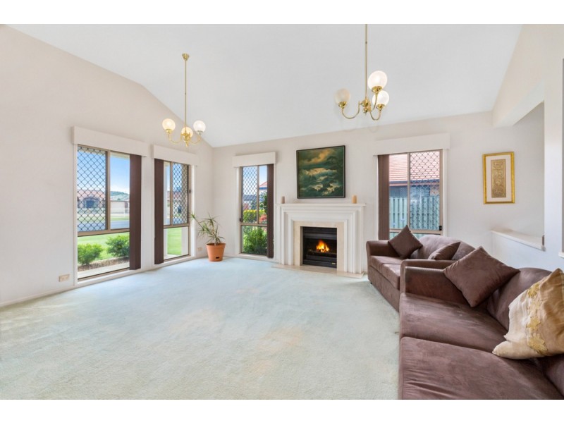 5 Avondale Drive, Banora Point NSW 2486