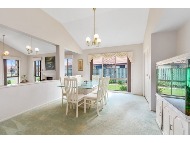 5 Avondale Drive, Banora Point NSW 2486