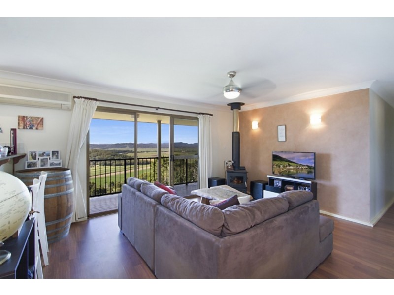 8 Figtree Road, Terranora NSW 2486