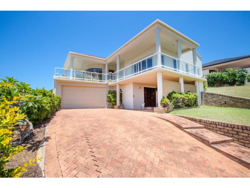 40 Castlecrag Avenue, Banora Point NSW 2486