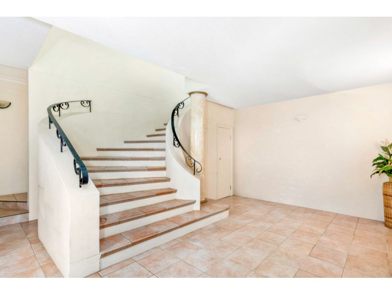 40 Castlecrag Avenue, Banora Point NSW 2486