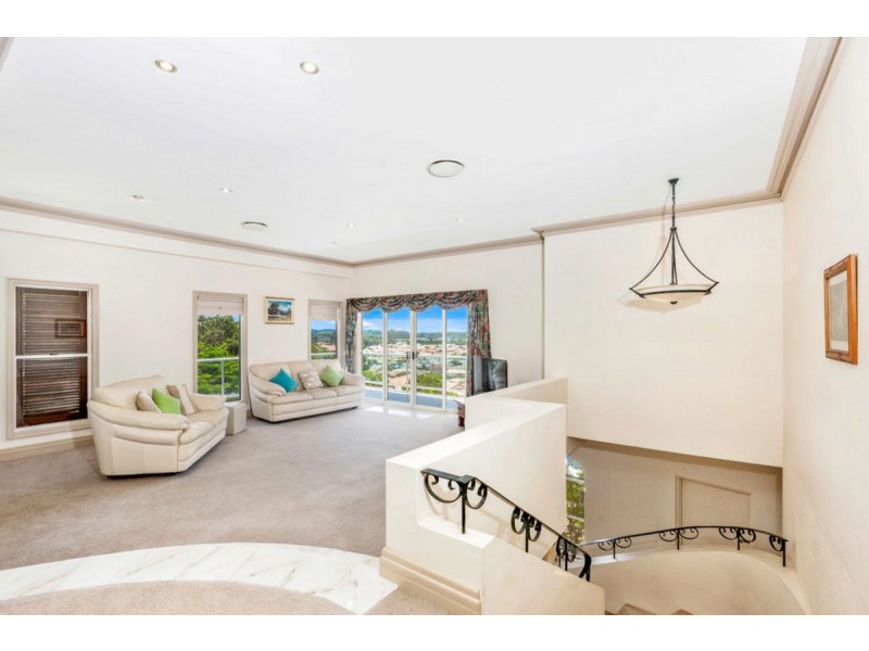 40 Castlecrag Avenue, Banora Point NSW 2486