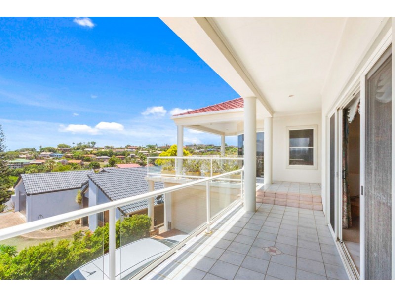 40 Castlecrag Avenue, Banora Point NSW 2486