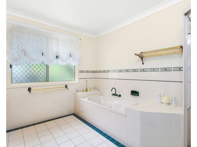 4 Tralee Drive, Banora Point NSW 2486