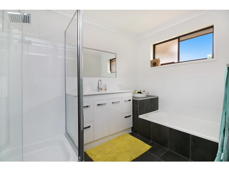 5 Mibbin Parade, Banora Point NSW 2486