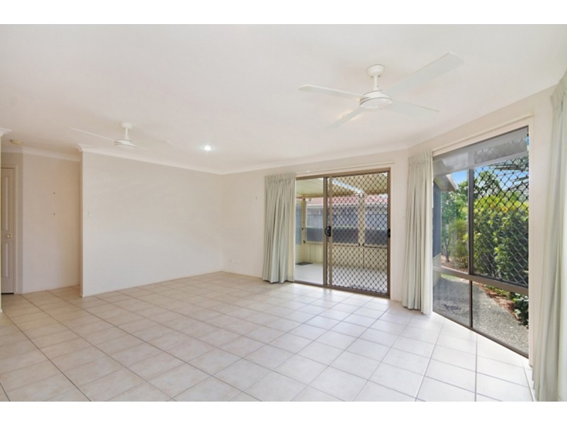 7 Narara Crescent, Banora Point NSW 2486