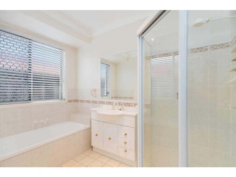 7 Narara Crescent, Banora Point NSW 2486