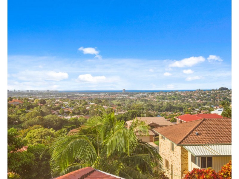 6 Kinross Close, Banora Point NSW 2486