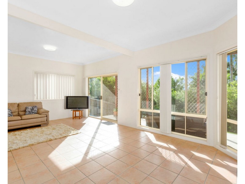 6 Kinross Close, Banora Point NSW 2486