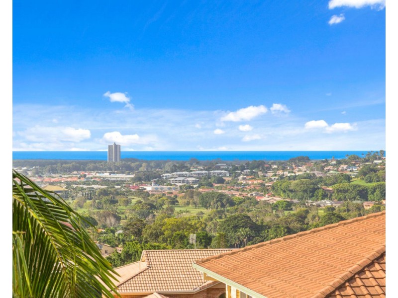 6 Kinross Close, Banora Point NSW 2486