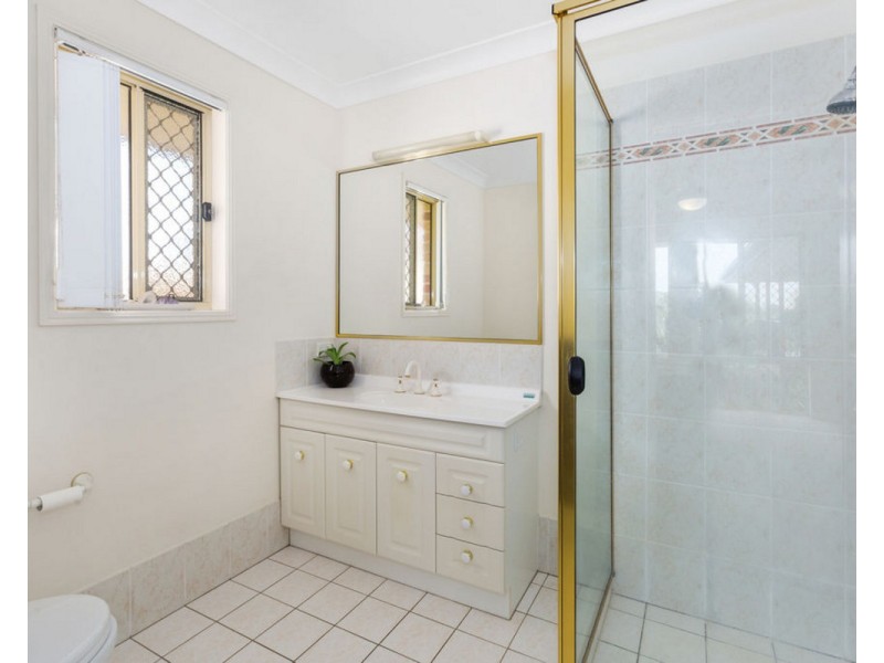 6 Kinross Close, Banora Point NSW 2486