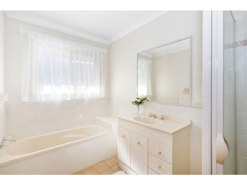 1/5 Grassmere Court, Banora Point NSW 2486