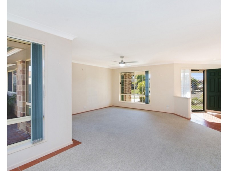 66 Avondale Drive, Banora Point NSW 2486