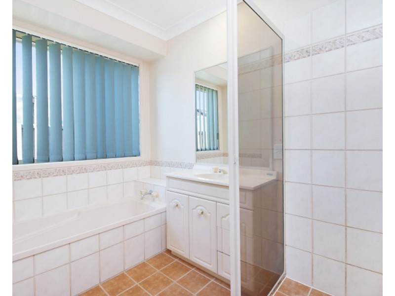 66 Avondale Drive, Banora Point NSW 2486