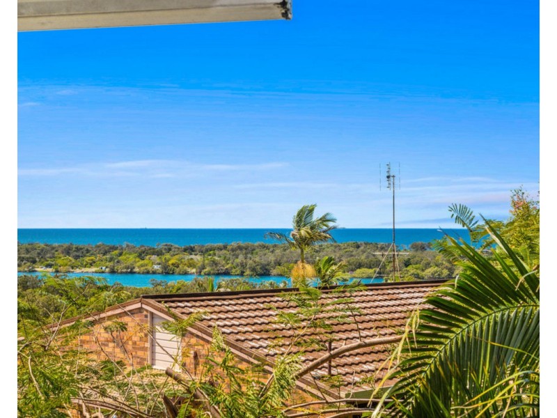 4 Allamanda Avenue, Banora Point NSW 2486