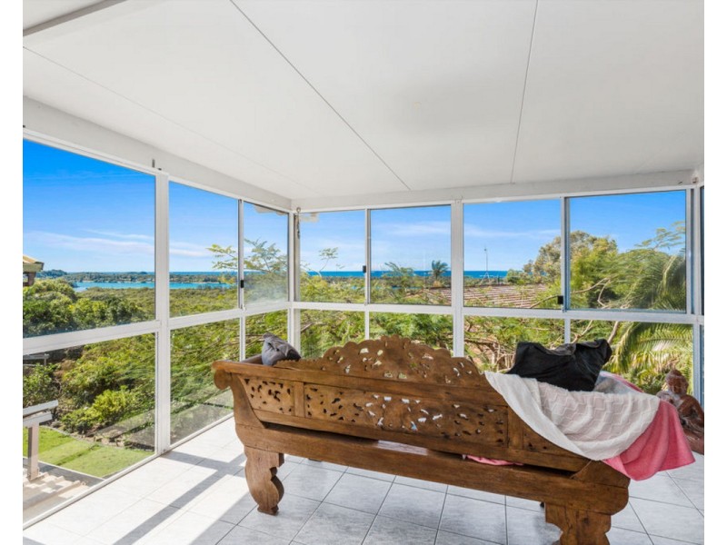 4 Allamanda Avenue, Banora Point NSW 2486