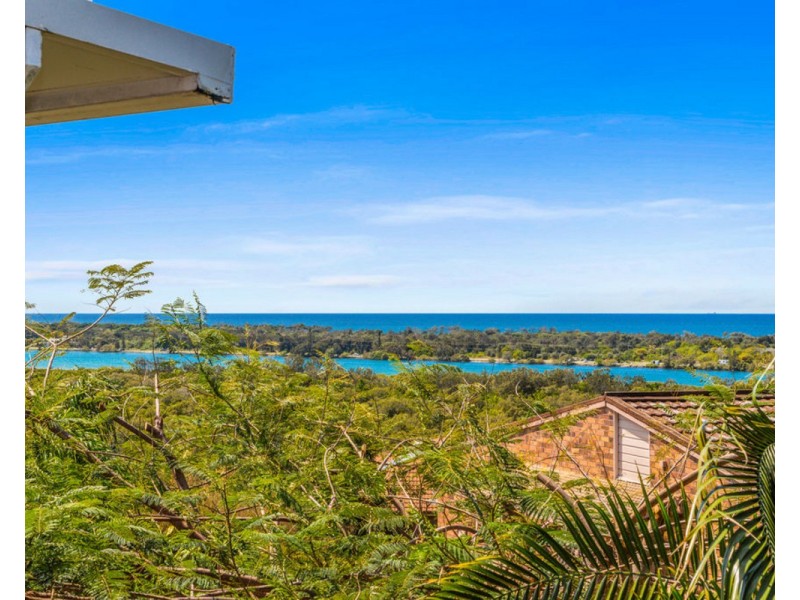 4 Allamanda Avenue, Banora Point NSW 2486