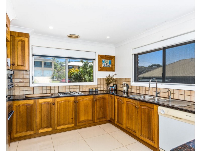 4 Allamanda Avenue, Banora Point NSW 2486