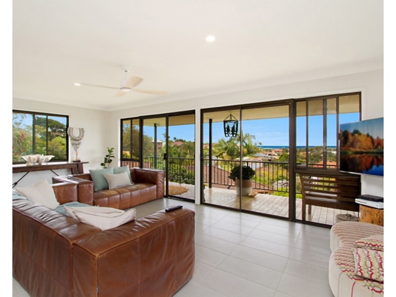 11 Uniacke Street, Banora Point NSW 2486