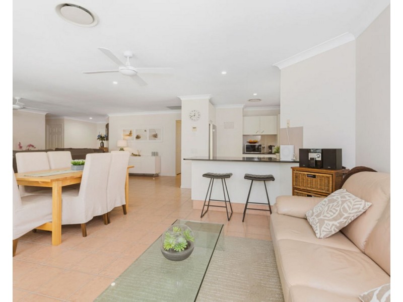 71 Avondale Drive, Banora Point NSW 2486