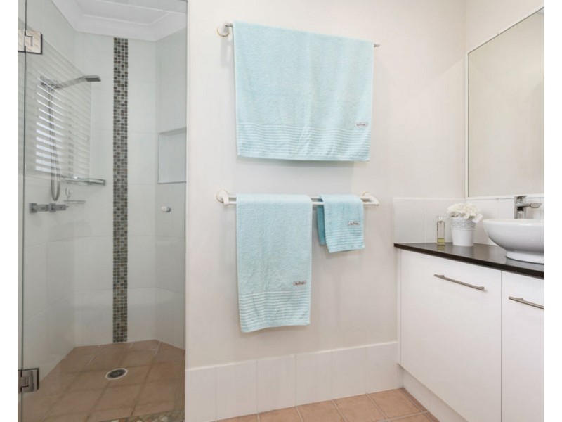 71 Avondale Drive, Banora Point NSW 2486